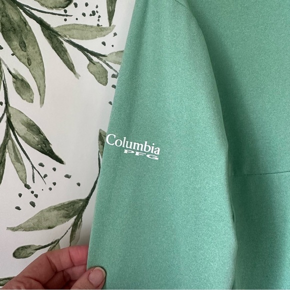 Columbia PFG Hooded Long Sleeve Shirt. Small. Green. - Picture 5 of 11